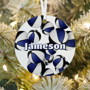 Basketballspieler halten schwarz blaue Teamfarben Ornament Aus Metall