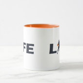 Basketballspieler mit orangefarbenem Ball tropfen Tasse (Zentrum)