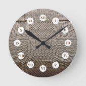Basketweave Patchwork Strick von Shirley Taylor Runde Wanduhr (Vorderseite)