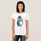 Bass Drummer Cat Marching Band Green White T-Shirt (Vorne ganz)