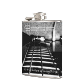 Baß ist an der Unterseite von alles Musik-Flasche Flachmann (Links)