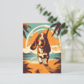 Basset Hound an einem tropischen Strand bei Sonnen Postkarte (Stehend Vorderseite)