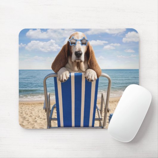 Basset Hound auf Strandliege Mousepad (Mit Mouse)