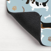Basset Hound Dog Bones and Paws Mouse Pad Mousepad (Ecke)