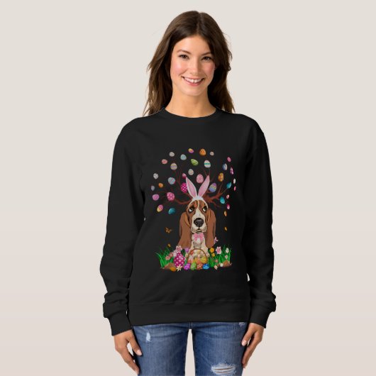 Basset Hound Dog With Bunny Ears Easter Egg Tree E Sweatshirt (Vorne ganz)