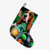 Basset Hound Hund Fahrrad St. Patrick's Day Kleiner Weihnachtsstrumpf (Vorderansicht (hängend))