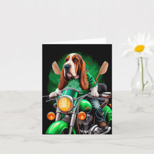 Basset Hound Hund fährt Fahrrad am St. Patricks Ta Karte
