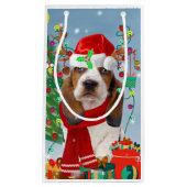 Basset Hound Hund im Schnee mit Weihnachtsgeschenk Kleine Geschenktüte (Vorderseite)