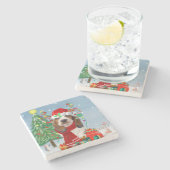 Basset Hound Hund im Schnee mit Weihnachtsgeschenk Steinuntersetzer (Seitenansicht)