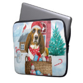 Basset Hound Hund im Schnee Weihnachtshaus Laptopschutzhülle (Vorderseite Links)