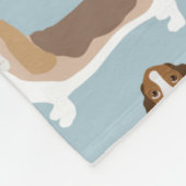 Basset Hound Hundknochen und Paws Fleece Blanken (Ecke)