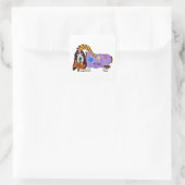 Basset Hound in PJs with teddy bear Quadratischer Aufkleber (Tasche)