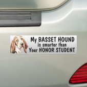 Basset Hound ist intelligenter als der lustige Autoaufkleber (Auf Auto)