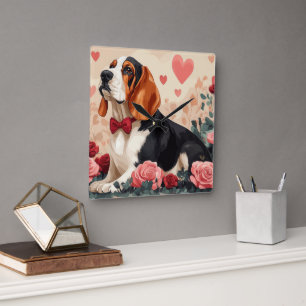 Basset Hound mit Rosen - Valentinstag  Quadratische Wanduhr