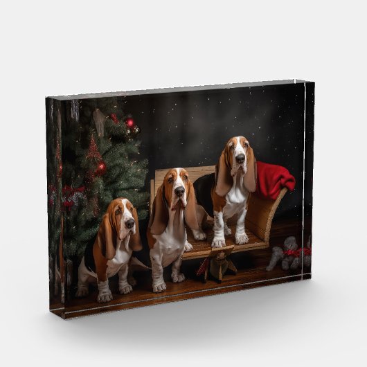 Basset Hound Snowy Sleigh Weihnachtsdekor Fotoblock (Links)