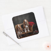 Basset Hound Snowy Sleigh Weihnachtsdekor Quadratischer Aufkleber (Umschlag)