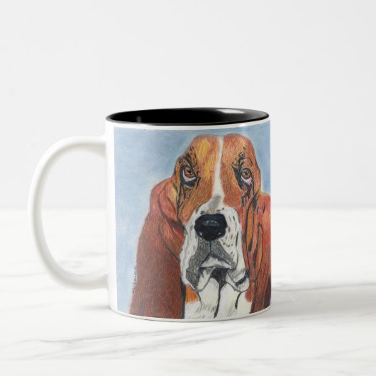 Basset Hound Watson als handgezeichnete Schöpfung Zweifarbige Tasse (Links)