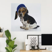 Basset-Hound-Welpe mit Visor Poster (Heimbüro)