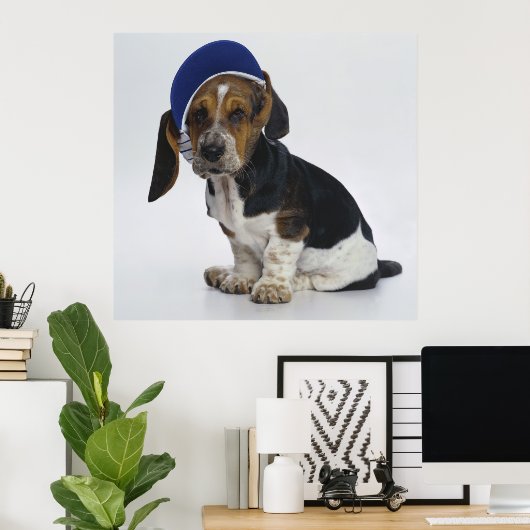Basset-Hound-Welpe mit Visor Poster (Heimbüro)