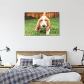Basset Houng Welppy Walking Leinwanddruck (Insitu (Schlafzimmer))