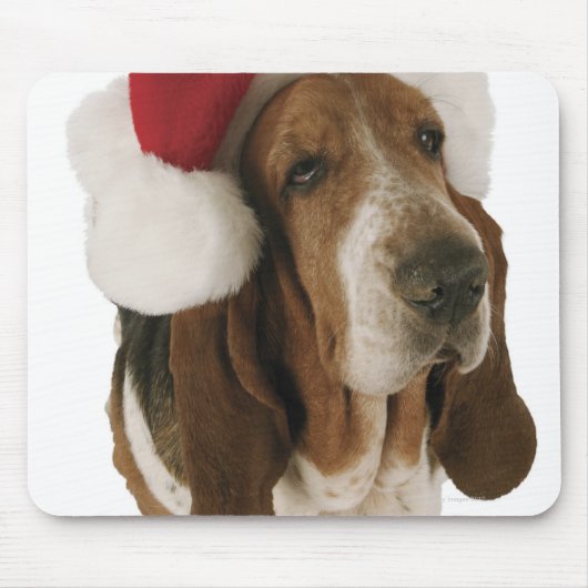 Basset-Hund in Weihnachtsmannmütze Mousepad (Vorne)