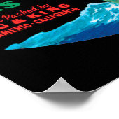 Bassfische mit Krone auf schwarzem Hintergrund Poster (Ecke)