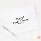 Bassist Deadly Ninja von Nacht Runder Aufkleber (Umschlag)