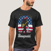Bassquatch Bass Fishing American Flag Fishing T-Shirt (Vorderseite)
