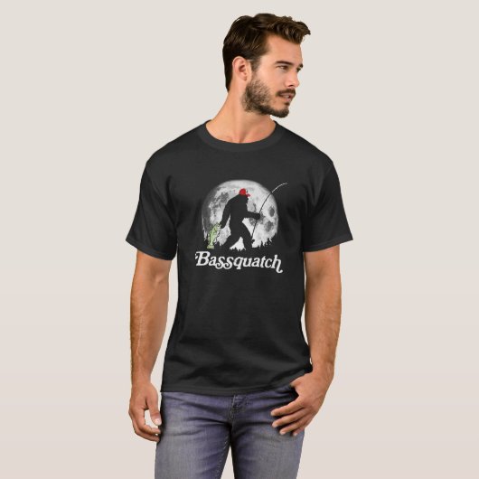 Bassquatch! Funny Bigfoot Night Fischen T-Shirt (Vorne ganz)