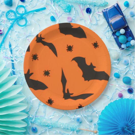 Bat Flying Halloween Pappteller (Party)