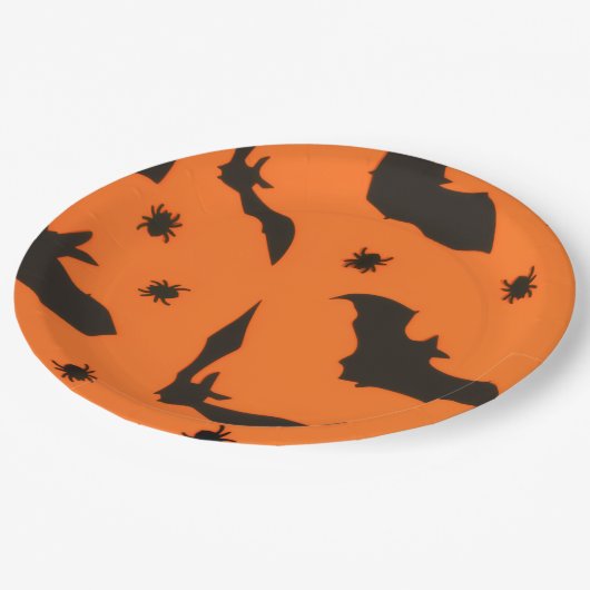 Bat Flying Halloween Pappteller (Schrägansicht)