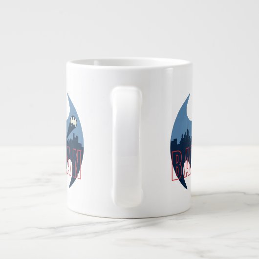 BAT-Logo mit Gotham- und Bat-Signal Jumbo-Tasse (Rückseite)