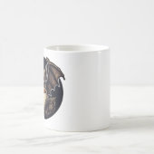 Bat mit Tasse Kaffee und Physalis (Mittel)