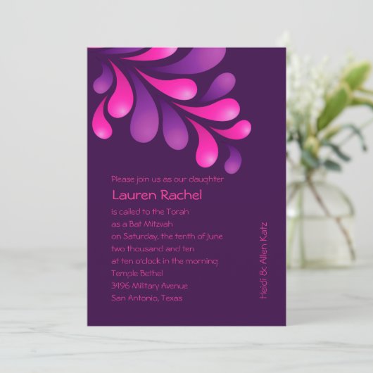 Bat Mitzvah Bold Lila rosa auf jeder Farbe Einladung (Stehend Vorderseite)