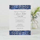 Bat Mitzvah Elegant Blue und Silver Filigree Einladung (Stehend Vorderseite)