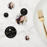 Bat Mitzvah Foto Schwarzes Gold Script Elegantes F Konfetti<br><div class="desc">Fügen Sie Ihrem Lieblings-Bat Mitzvah-Party einen besonderen Stil mit diesem anpassbaren Tisch Konfetti hinzu! Ein schicker, atemberaubender, weißer und goldener Glitzer mit floraler Aquarellfarbe mit Imitaten, Goldfolien-Schrift Typografie und weißem San-Serifentyp überlagern einen dramatischen schwarzen Hintergrund auf einer Seite. Ihr Bat Mitzvahs Foto und mehr Blume sind auf der anderen Seite....</div>