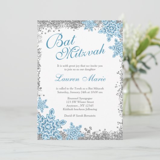 Bat Mitzvah Glam Winter Wonderland Silver Blue Einladung (Stehend Vorderseite)