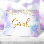 Bat Mitzvah Gold Script Lila Watercolor Sarah Dankeskarte<br><div class="desc">Vergewissern Sie sich, dass Ihr Lieblings-Bat Mitzvah ihre Wertschätzung für alle, die ihre Meilenstein-Veranstaltung unterstützt! Schicken Sie diese atemberaubende, moderne, personalisierte Dankeschön Anmerkung. Funkelnd Imitate mit handgeschriebenen Goldfolien und winzigen Glitzer-Punkten überlagern einen leicht lila Aquarellhintergrund. Fügen Sie eine personalisierte Notiz an der Innenseite hinzu, entweder indem Sie die Beispielkopie ändern...</div>