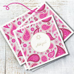 Bat Mitzvah Pink Gold Muster Moderne Serviette<br><div class="desc">Set der Szene für eine moderne thematische Feier. Rosa ist die Hintergrundfarbe für dieses paisley elegante Bat Mitzvah Design mit einem Star of David. Ändern Sie einfach die Informationen für Ihr eigenes Party. Von einer Reihe von individuellen stationären und Produkten von Chessie's Fine Designs.</div>