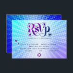 Bat Mitzvah Retro Boho Blue Lila Gradient Entrée RSVP Karte<br><div class="desc">Seien Sie stolz, freuen Sie sich und präsentieren Sie diesen Meilenstein Ihres Lieblings-Bat Mitzvah! Fügen Sie diese Boho, Retro, personalisierte UAWG Insert-Karte für Ihre Veranstaltung. Die trendige, fett lila und marineblaue Typografie mit moderner Sans-Serif-Typografie überlagert den Hintergrund von türkisfarbenen Pop und lila Ober-Farbradien mit weißen Punkten. Auf der Rückseite, ein...</div>