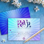 Bat Mitzvah Retro Boho Blue Lila Gradient Entrée RSVP Karte<br><div class="desc">Seien Sie stolz, freuen Sie sich und präsentieren Sie diesen Meilenstein Ihres Lieblings-Bat Mitzvah! Fügen Sie diese Boho, Retro, personalisierte UAWG Insert-Karte für Ihre Veranstaltung. Die trendige, fett lila und marineblaue Typografie mit moderner Sans-Serif-Typografie überlagert den Hintergrund von türkisfarbenen Pop und lila Ober-Farbradien mit weißen Punkten. Auf der Rückseite, ein...</div>