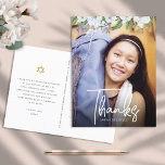 Bat Mitzvah Script Foto Gold Floral Vielen Dank Postkarte<br><div class="desc">Vergewissern Sie sich, dass Ihr Lieblings-Bat Mitzvah ihre Wertschätzung für alle, die ihre Meilenstein-Veranstaltung unterstützt! Schicken Sie diese raffinierte, personalisierte Dankeschön Postcard! Ein schicker, atemberaubender, weißer und goldener Glitzer mit floraler Aquarellfarbe mit weißer Schrifttyp und san serif Typ überlagern das Foto Ihrer Wahl. Ein Stern von David, zusammen mit Ihrer...</div>