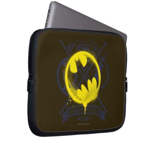 Bat-Symbol über Gerechtigkeitsliga markiert Laptopschutzhülle (Vorne Rechts)