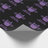 Bat to the Bone Funny Animal Pub Dark BG Geschenkpapier (Ecke)