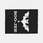 Bat und Boo-jee Boujee Halloween Kostümtrick oder Fleecedecke (Vorderseite (Horizontal))