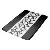 Bath Mat/Schwarz/Weiß-Blütenformen Badematte (Schrägansicht)