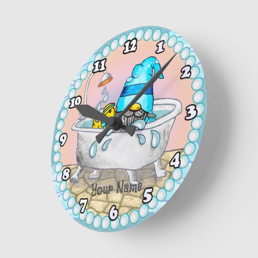 Bath Time Gnome Runde Wanduhr (Winkel)