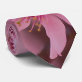 "Bathed in Pink" Kirschblüten Krawatte (Gerollt)