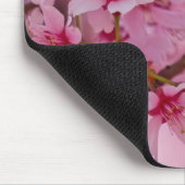 Bathed in rosa japanischen Kirschblüten Mousepad (Ecke)