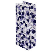 Batik Lila Blätter und Weinbilder Geschenktüte Für Weinflaschen (Rückseite Schrägansicht)